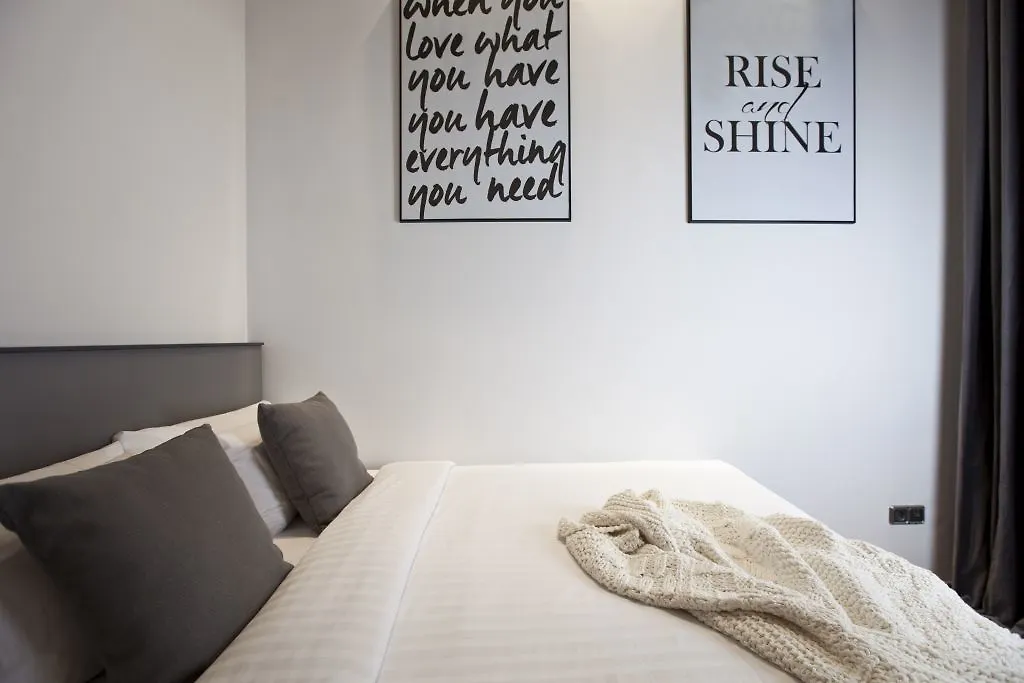 No 9 The Streets Apartments Barcellona