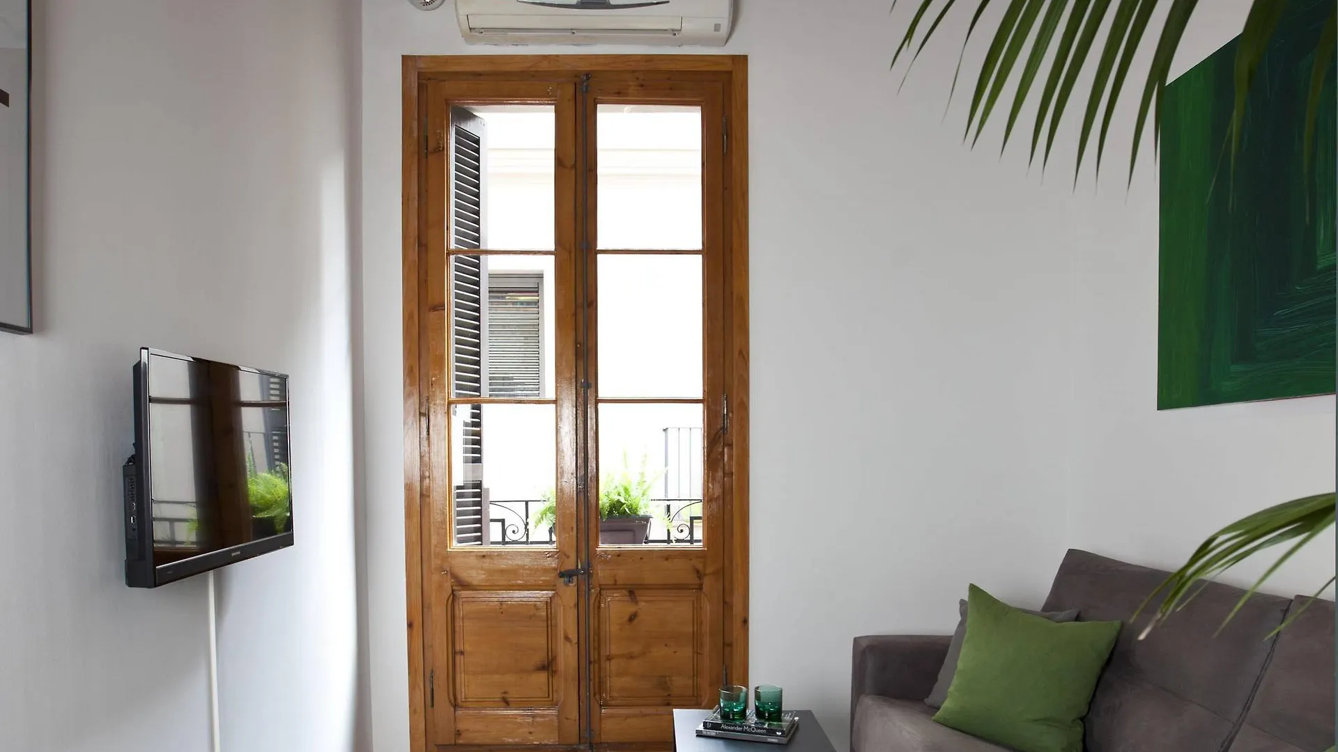 No 9 The Streets Apartments Barcellona